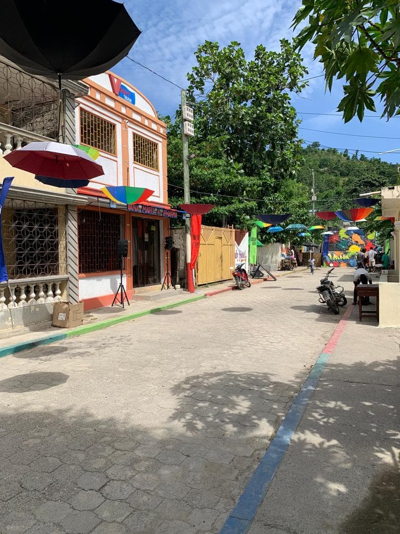 Vana Mart nan lari Tiburon